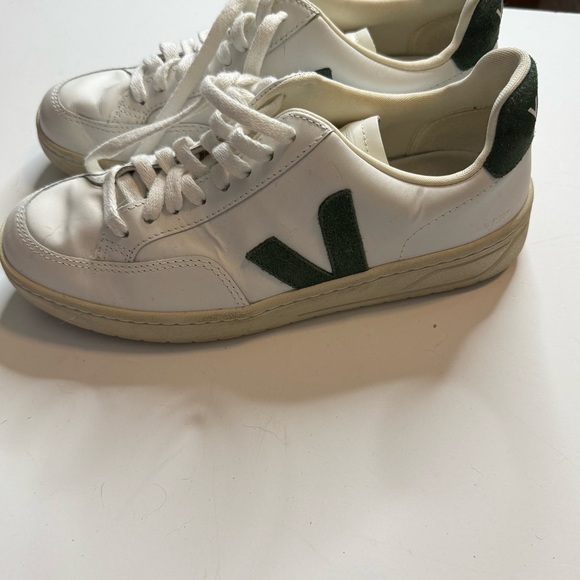 Veja White and Green Classic Sneakers - Picture 4 of 10